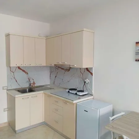 Eva's Golem (Tirana)