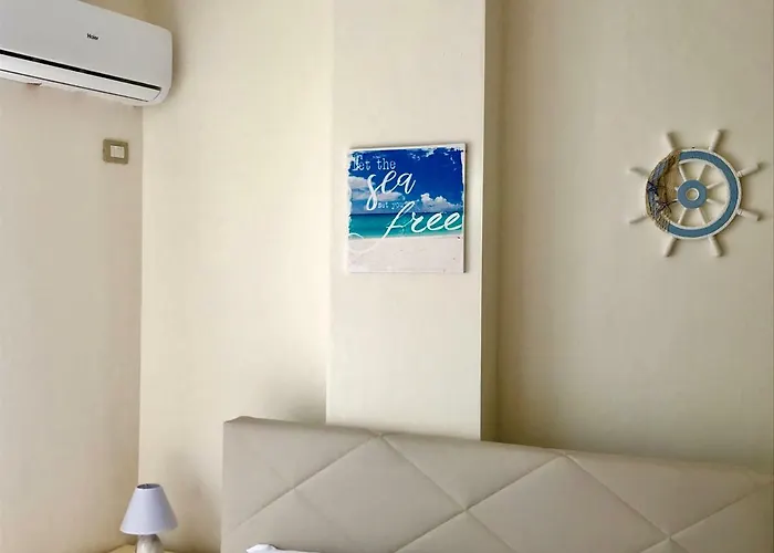 Eva's * Golem (Tirana)