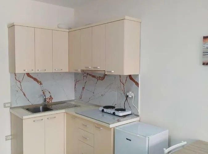 Eva's Golem (Tirana)