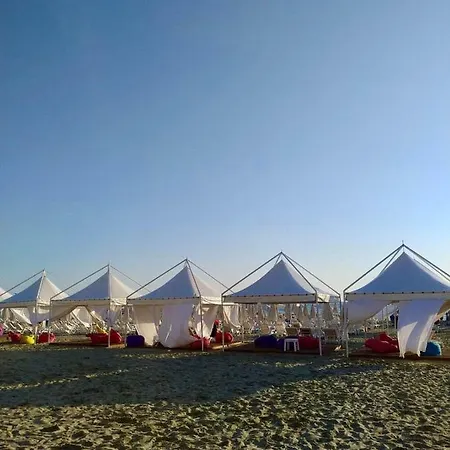 Eva's * Golem (Tirana)