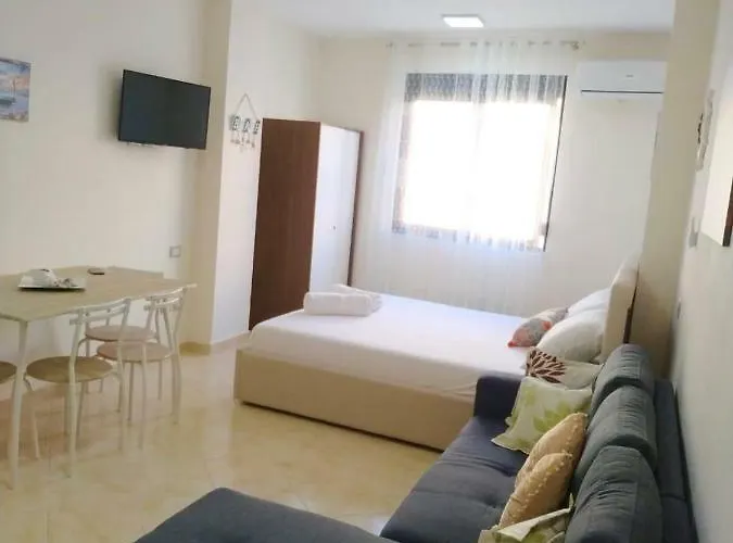 Eva's * Golem (Tirana)